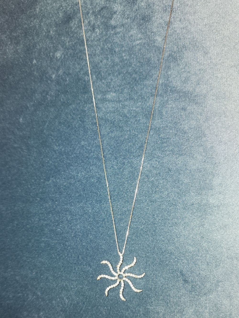 14kt White Gold Cluster Pave Diamond Sunburst Pendant Necklace